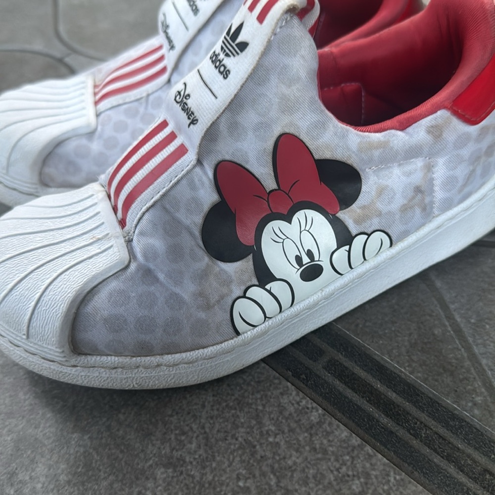 Girls Adidas Minnie Mouse shoes - Picture 2 of 5